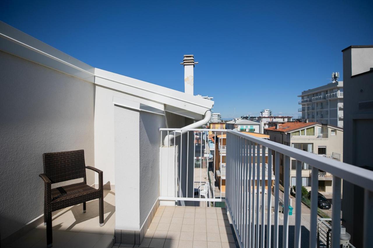 Hotel Boston 3 Stelle Superior Frontemare Lido di Jesolo Exterior foto