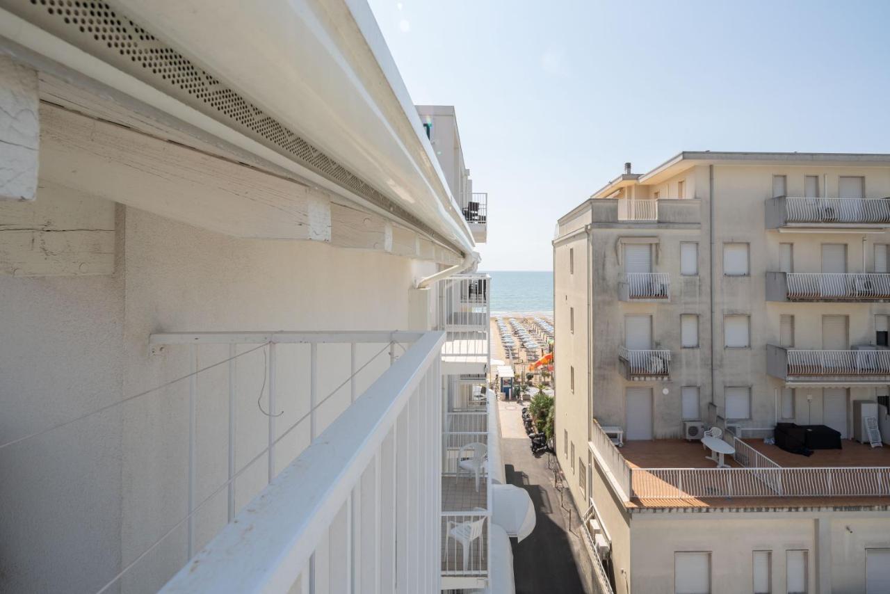 Hotel Boston 3 Stelle Superior Frontemare Lido di Jesolo Exterior foto